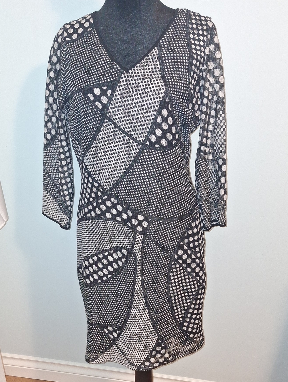 Marc New York Black and White Geometric V-Neck Knit Dress